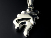 守護梵字シェイプペンダント・カーン